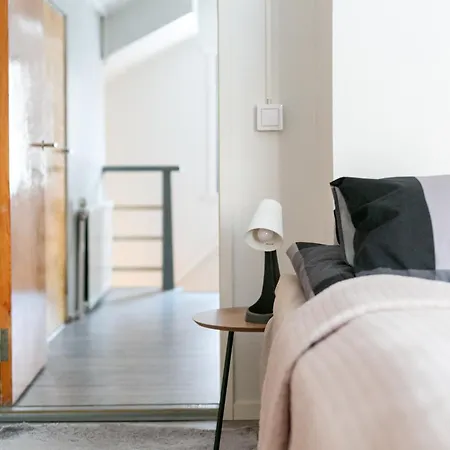 Cozy Near Santa Park Apartment *